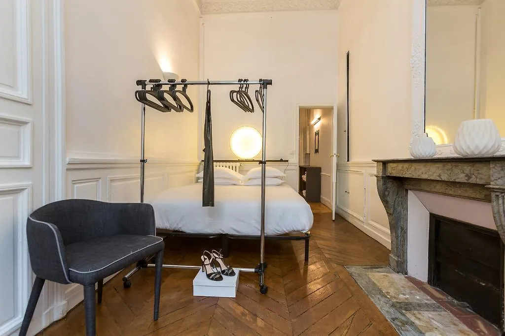 Habitat Parisien - 2Br-1Ba - Opera Palais Royal Apartment 0*, Paris
