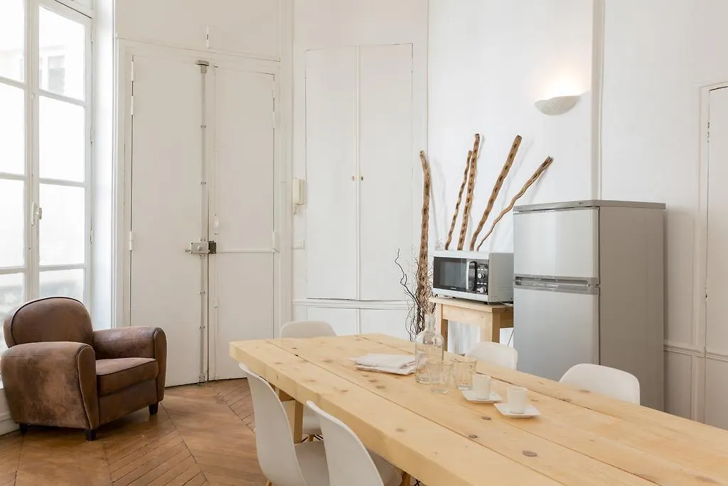Habitat Parisien - 2Br-1Ba - Opera Palais Royal Apartment